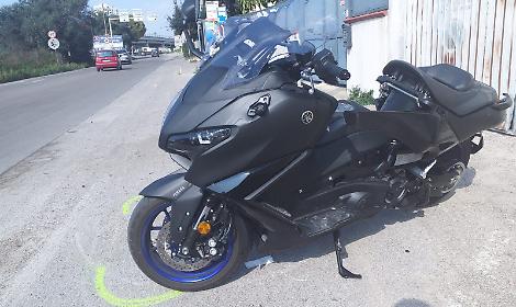 Scontro tra due moto in via Unit&agrave; d&rsquo;Italia, 2 feriti gravi - foto di Francesco Manfuso 