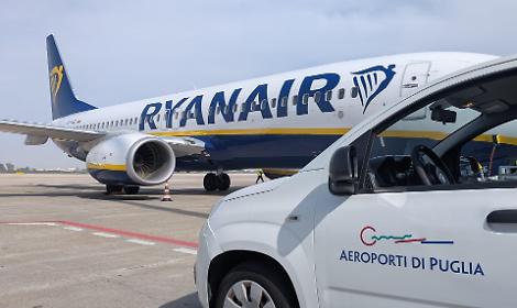 Passeggero ubriaco scatena il caos, volo deviato a Venezia