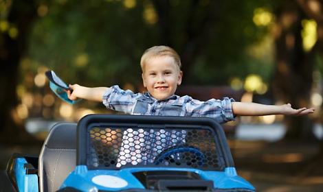 Auto elettrica con telecomando: quando serve davvero