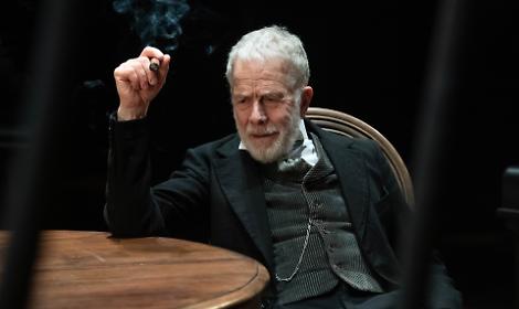 Gabriele Lavia in una foto di scena