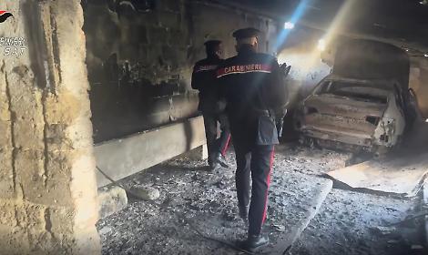 Auto rubate e smontate sulla Murgia, blitz dei Carabinieri tra i depositi clandestini