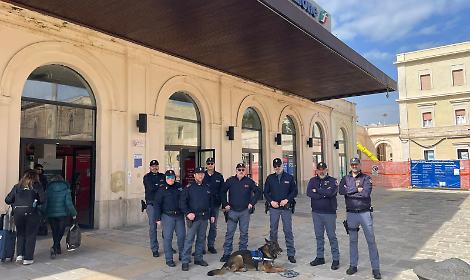 Controlli straordinari in stazione a Lecce, verifiche su passeggeri e bagagli