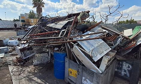 Sequestrato un deposito abusivo a Massafra e denunciato un 47enne