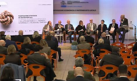 Porti, energia e futuro: da Taranto la sfida per il sistema Italia