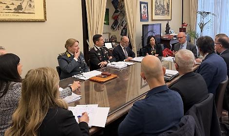 Con armi e droga a scuola, il prefetto scrive alle famiglie