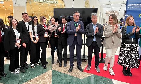 La premiazione dell'Istituto Mediterraneo di Pulsano