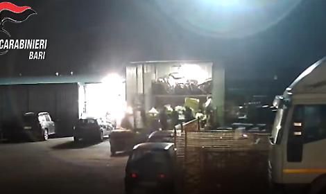 Riciclaggio di auto rubate, 4 ai domiciliari a Modugno