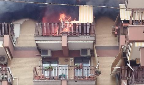 Incendio in via Rizzitelli a Barletta