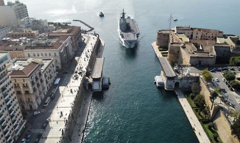 Apertura straordinaria del Ponte Girevole: traffico sospeso