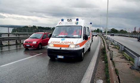 Schianto sulla Statale 7, traffico paralizzato e due feriti