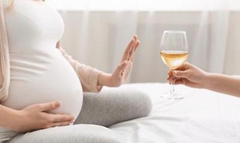 Neonatologi, 'in Italia 2.500 casi l'anno di disturbi feto-alcolici'