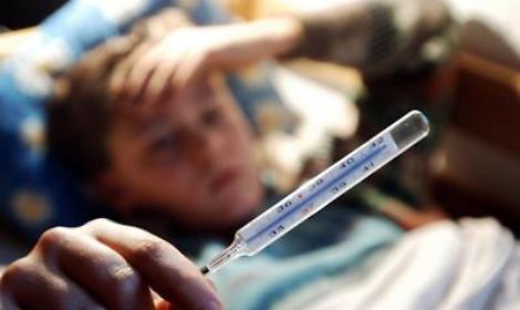 Influenza: freddo e bambini, cosa fare davvero? I consigli dei medici anti-fake news