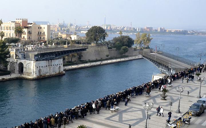Ponte girevole, nuova apertura per uscita unit&agrave; navale