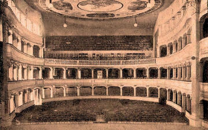 1909: nasce a Taranto il Teatro Alhambra