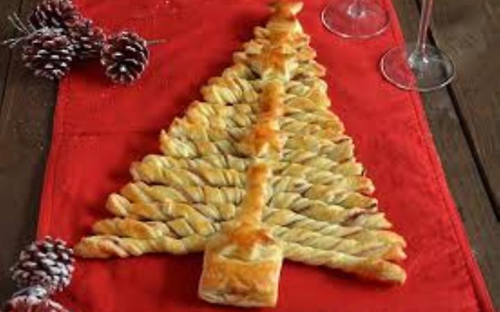 Albero di Natale di pasta sfoglia