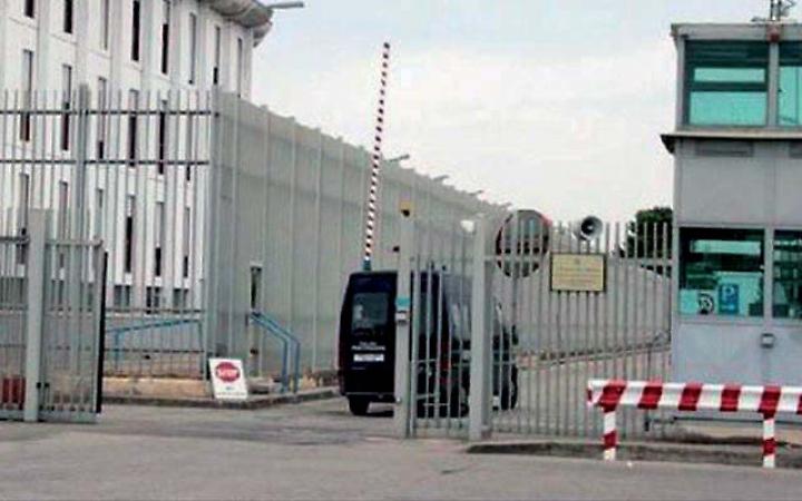 Carcere, nuove aggressioni agli agenti: a Taranto prende a pugni un assistente capo