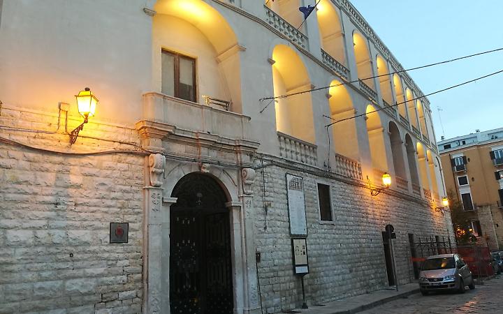 &ldquo;Soppresse le consulte e silenzio sul referendum&rdquo;