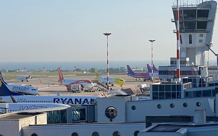 Carburante disponibile negli scali pugliesi, operativit&agrave; regolare negli aeroporti