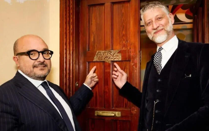 Una storia di "tranelli e coltelli"