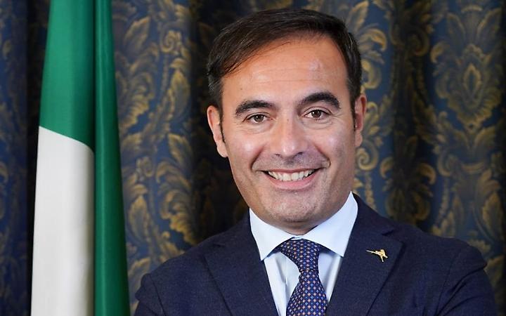 &ldquo;Non abbiamo cambiato partito, stiamo costruendone uno nuovo e ripartiamo da Taranto