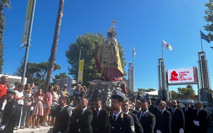 San Nicola in visita alla Fiera del Levante