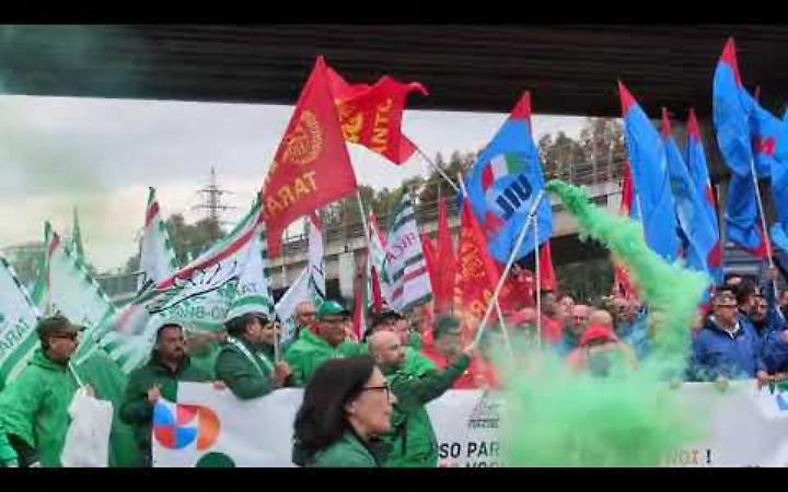 Ecco il corteo degli ex Ilva