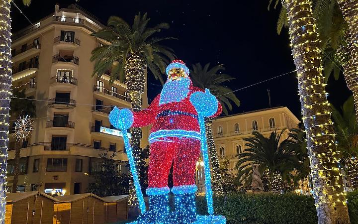 Ecco il Natale 2025: un cartellone per sostenere turismo e commercio. Il programma completo