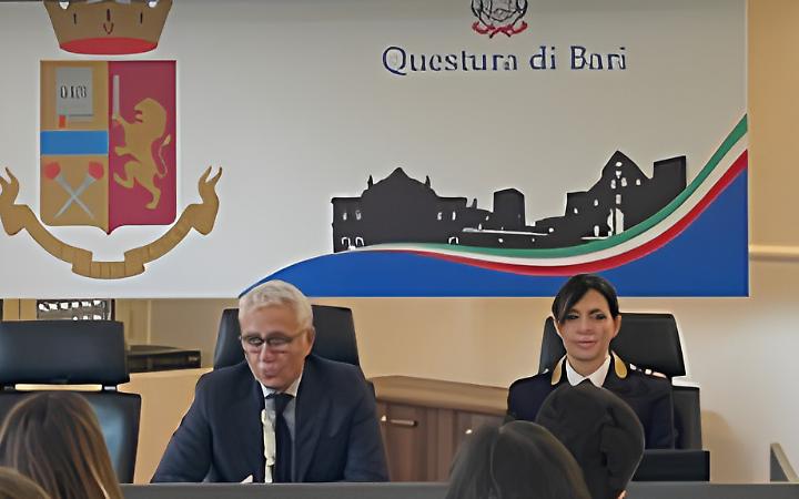 La conferenza stampa in Questura di Bari