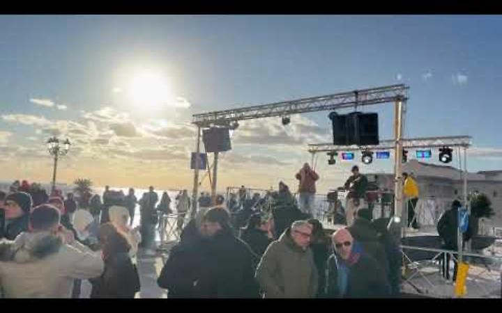 Taranto balla ancora, il cuore della citt&agrave; batte fino al nuovo anno