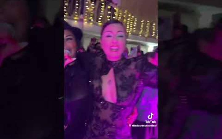 Compleanno a Taranto con la TikToker influencer, Rita De Crescenzo - video del gruppo social "Solo a Taranto"