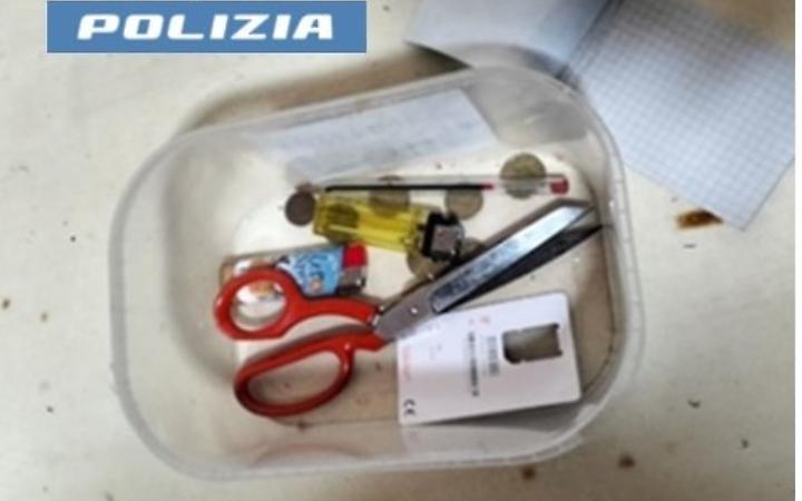 Tamburi, cocaina ed eroina in una palazzina: arrestato 66enne