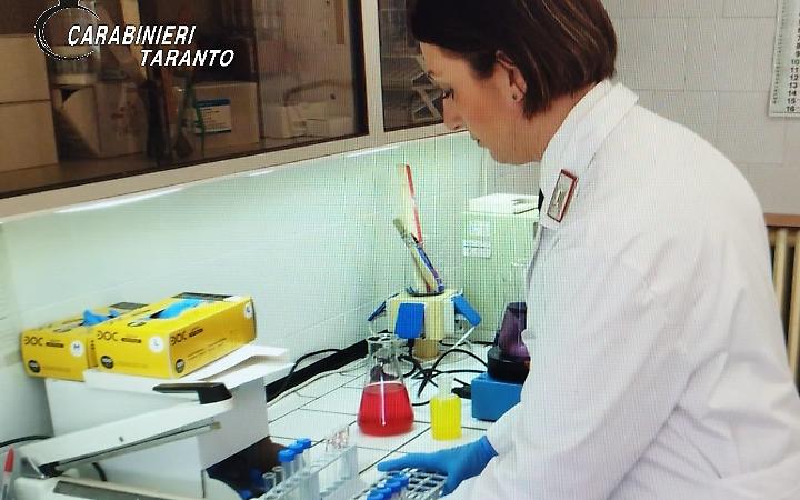 Il laboratorio di analisi dei carabinieri di Taranto