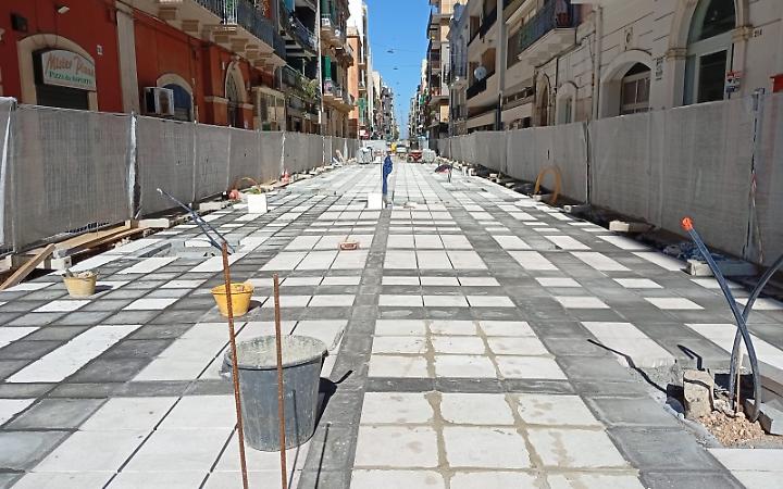 I lavori di riqualificazione di via Manzoni a Bari
