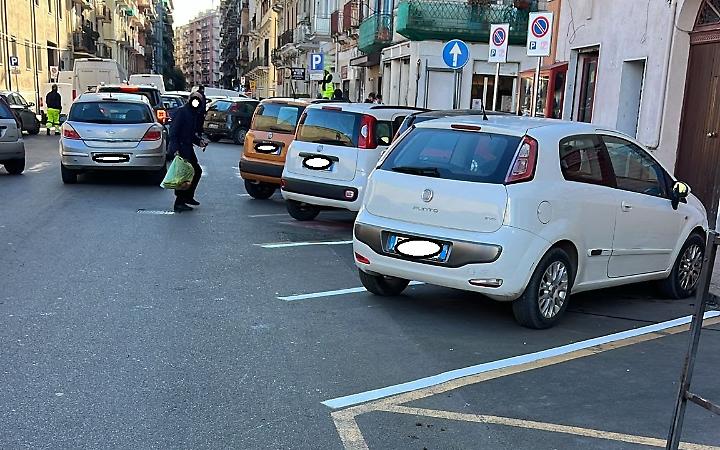 Parcheggi, via alle nuove strisce bianche in centro