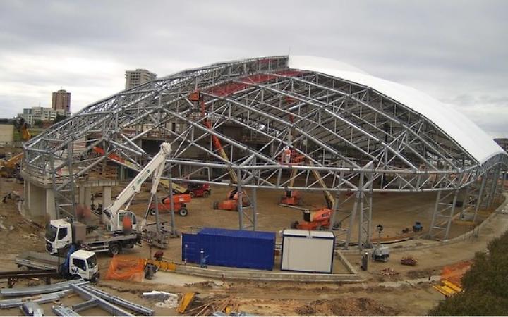 Completata la struttura in acciaio del PalaRicciardi 