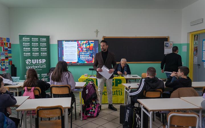 Taranto, studenti protagonisti nel segno di Mandela contro il razzismo