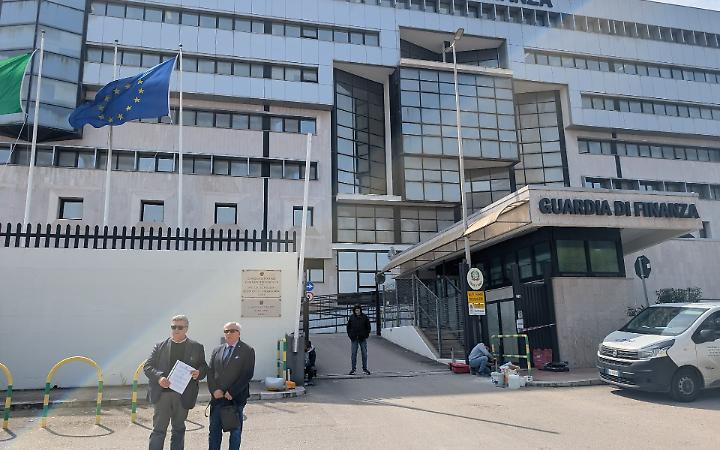 Sicolo e D'Amico presentano l'esposto alla Guardia di Finanza