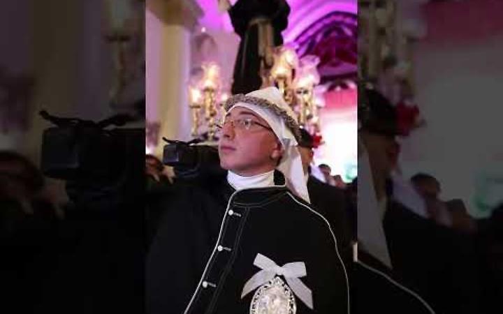 Addolorata nella notte, di Taranto Decaro tra i fedeli: &ldquo;Un onore condividere questo rito&rdquo;