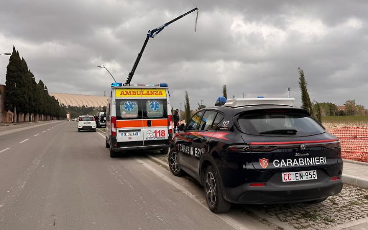 Operaio muore schiacciato da un palo: 7 indagati e 3 societ&agrave; coinvolte