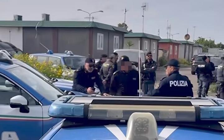 Blitz al campo Panareo, sequestrati 14 chili di droga e un&rsquo;arma rubata