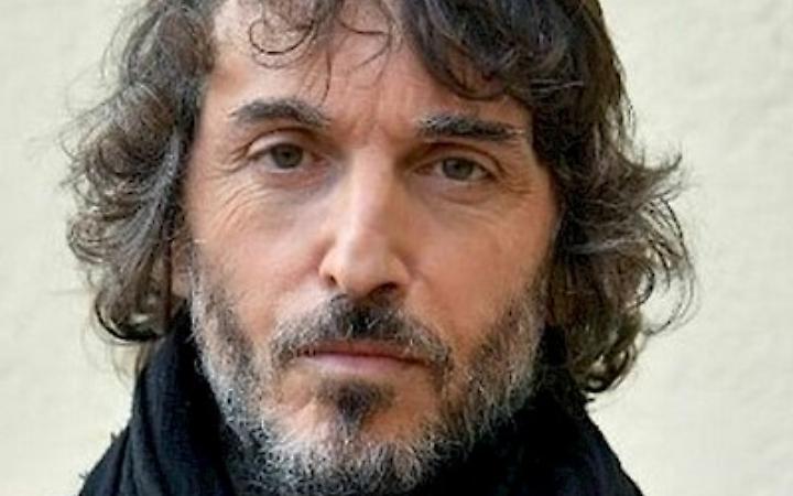 Dalla radio al palcoscenico: Giuseppe Cruciani all'Orfeo con "Via Crux"