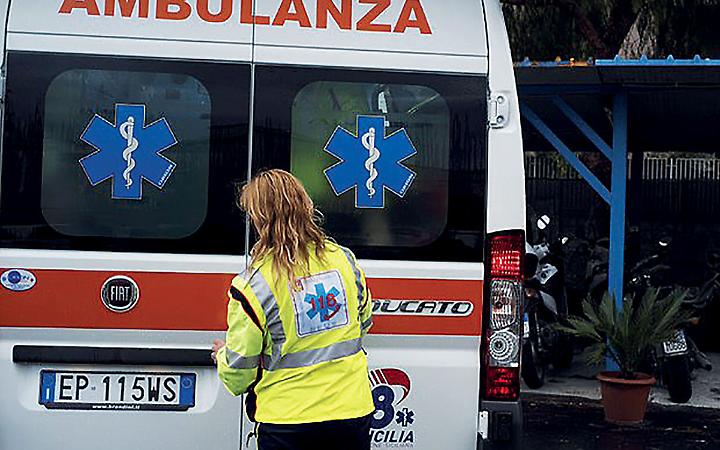 Scontro frontale sulla provinciale, perde la vita un uomo