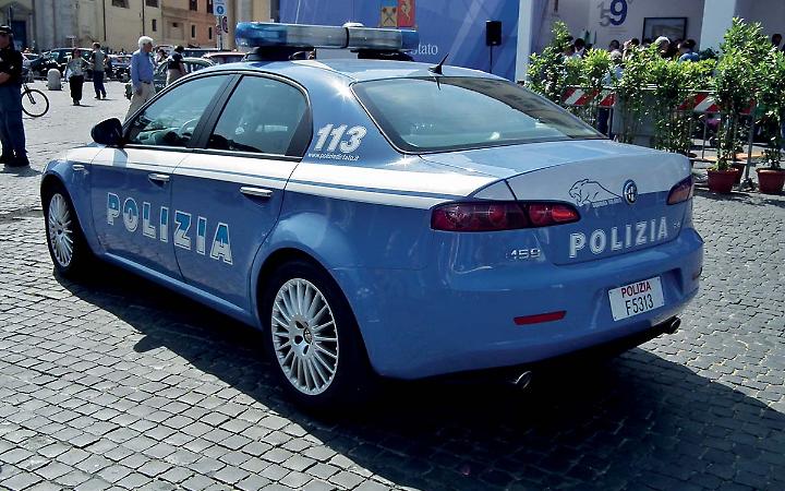 Assalto a un camion, autista sequestrato e abbandonato in campagna