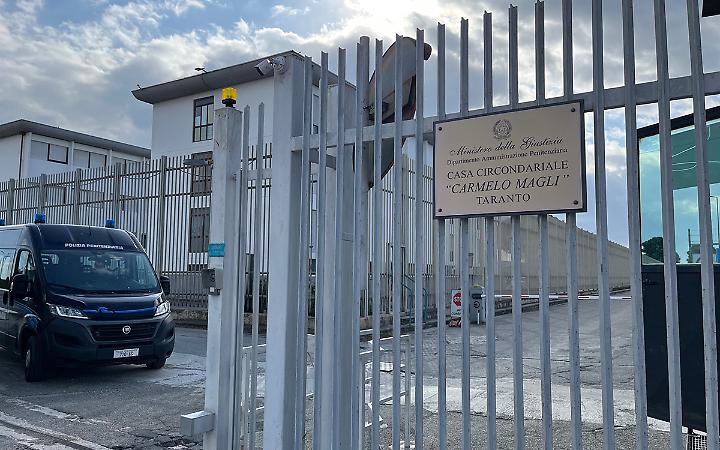 Dirott&ograve; un aereo per dare una lettera al Papa, negata l'estradizione in Turchia