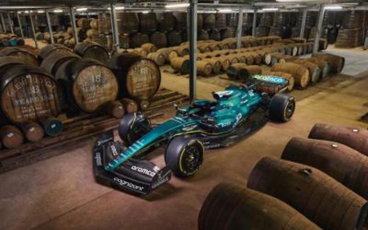 A Monza Glenfiddich e Aston Martin Formula One brindano con whisky speciale