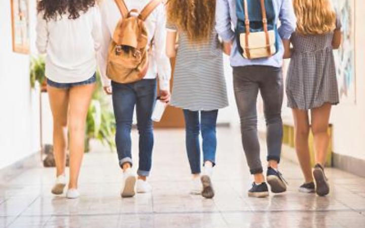 Adolescenti e malattie reumatiche, Sir: "Rientro a scuola aiuta a gestire patologia"