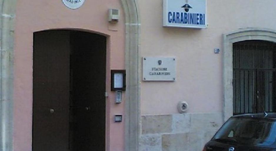 Minacce alla consigliera Galatone con un foglio nel cimitero