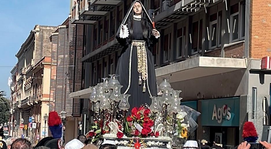 Settimana Santa, il senso delle &ldquo;gare&rdquo;: tra sacrificio e solidariet&agrave;. "Non &egrave; idolatria, &egrave; fede"