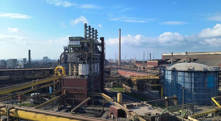 Incidente all&rsquo;ex Ilva, operaio ferito all&rsquo;Afo 2: colpito da una catena