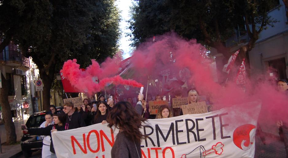 Il corteo degli studenti a Taranto